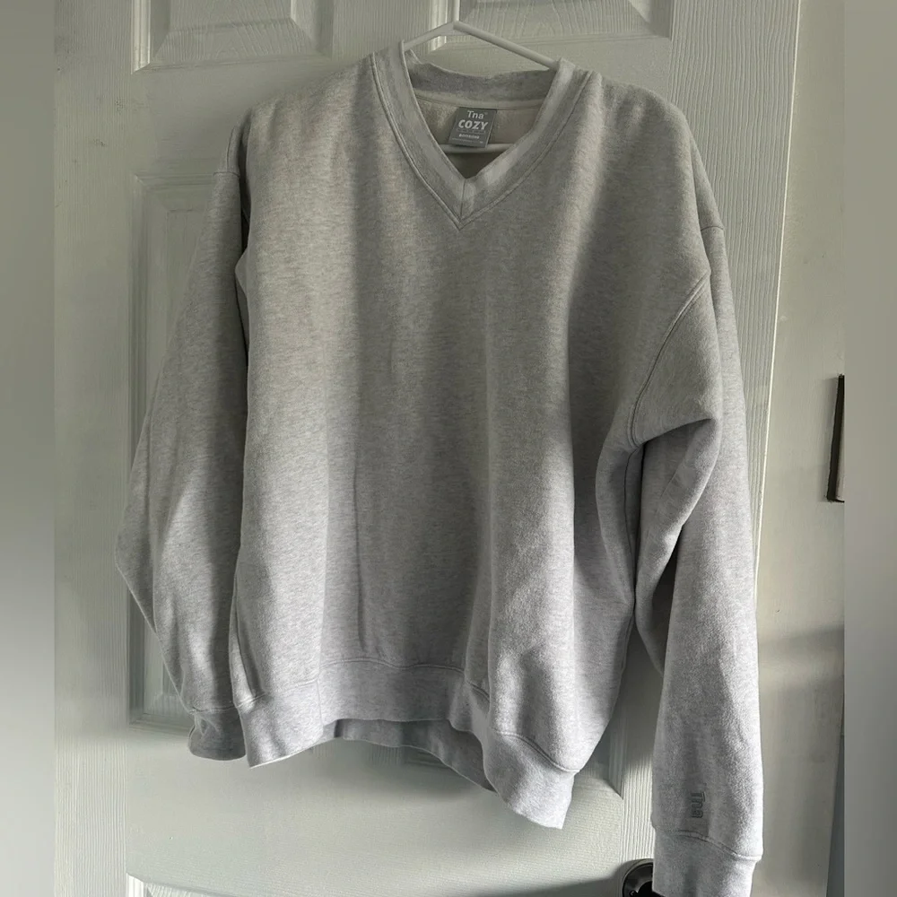 Aritzia TNA Boyfriend Crewneck - Picture 1 of 4